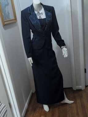 Oleg Cassini | Dresses | Oleg Cassini X Davids Bridals Chiffon Capelet Dress  Size 2 Plum | Poshmark